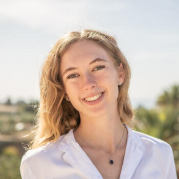 Babysitter Paphos: Finja