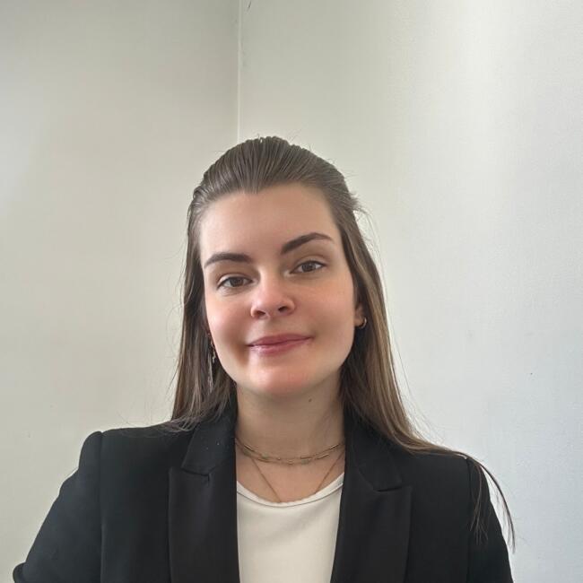 Babysitter in Clermont-Ferrand: Jessica