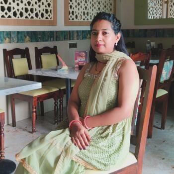 Babysitting job in Dehradun: babysitting job Swati