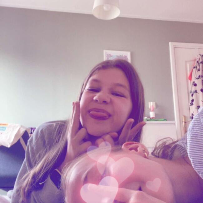 Oppas in Sint Jansteen: Isis & Kayleigh