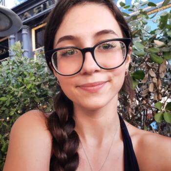 Canguro en Santiago de Compostela: Zarah Hernández