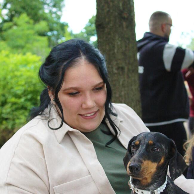 Babysitter in Bőny: Niki