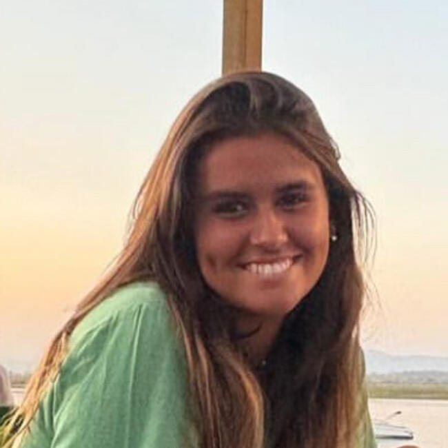 Babysitter in Almada: Maria