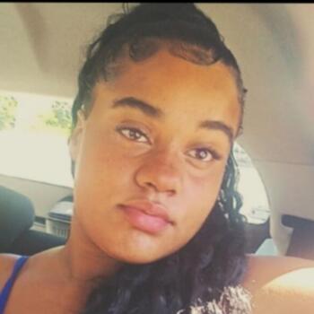 Babysitter in Praia Grande: Millena