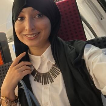 Babysitter in Les Clayes-sous-Bois: Dounia