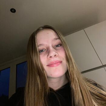 Babysitter in Wervik: Emeline