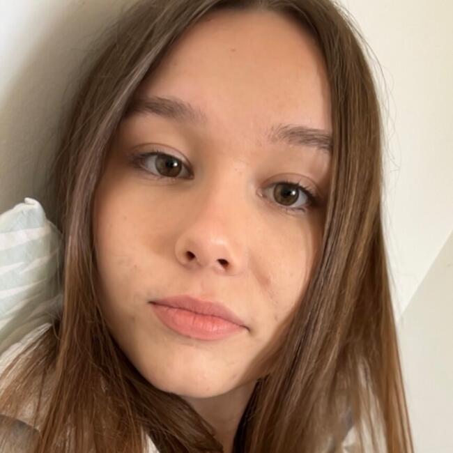 Babysitter in Saint-Étienne-du-Rouvray: Jade