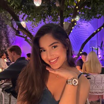 Babysitter in Roanne: Hiba