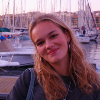 Babysitter in Schaarbeek: Helene