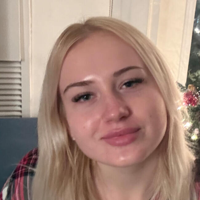 Baby-sitter in Toronto: Hanna