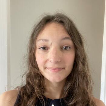 Babysitter in Villard-Bonnot: Elya
