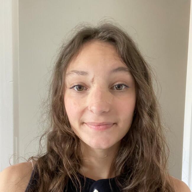 Babysitter in Villard-Bonnot: Elya