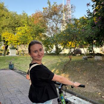 Oppas Overveen: Lynn