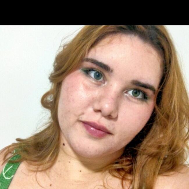 Babysitter in Bayeux: Brenda