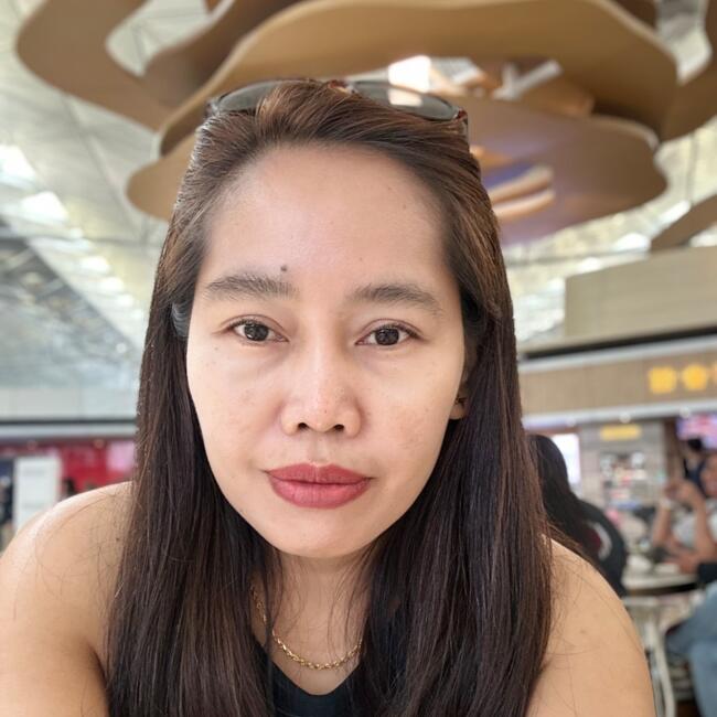 Singapore Island的保母: Gina