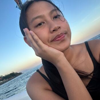 Babysitter in Cairns: Caroline