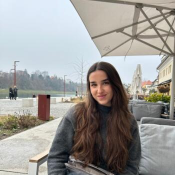Niñera en Cornellà de Llobregat: Lara